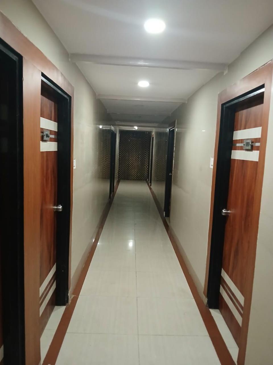 Blossoms Room Holiday Inn- Lakdikapul Hyderabad Exterior foto