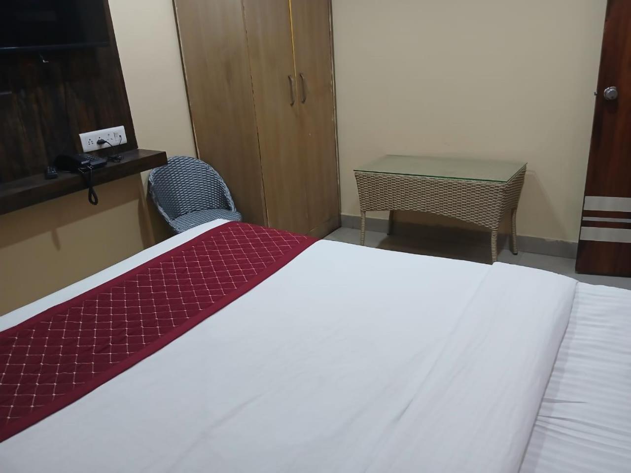 Blossoms Room Holiday Inn- Lakdikapul Hyderabad Exterior foto